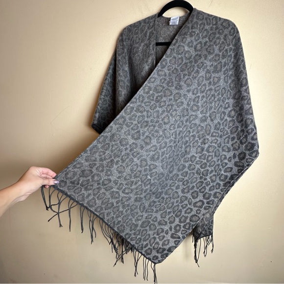 Woolrich Leopard Animal Print Shawl Poncho Open Front Blanket Wrap One Size - Picture 5 of 11
